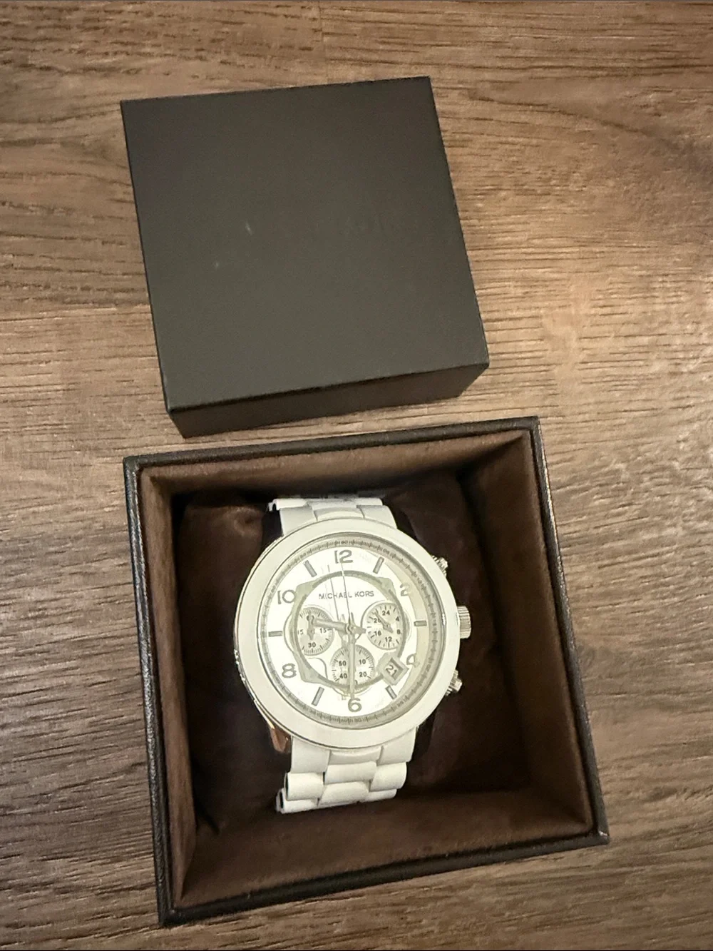Michael Kors White Ceramic Men's Chronograph Watch with Silver Dial Working